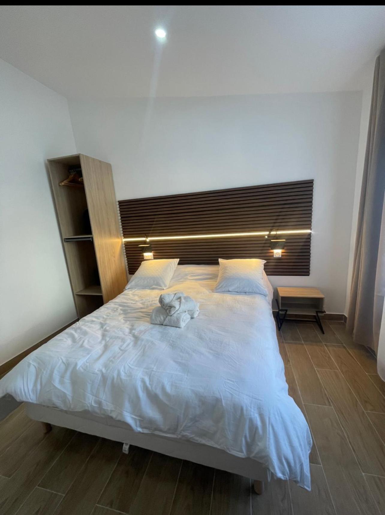 Hotel Du Parc Canal - Stade De France 圣但尼 外观 照片
