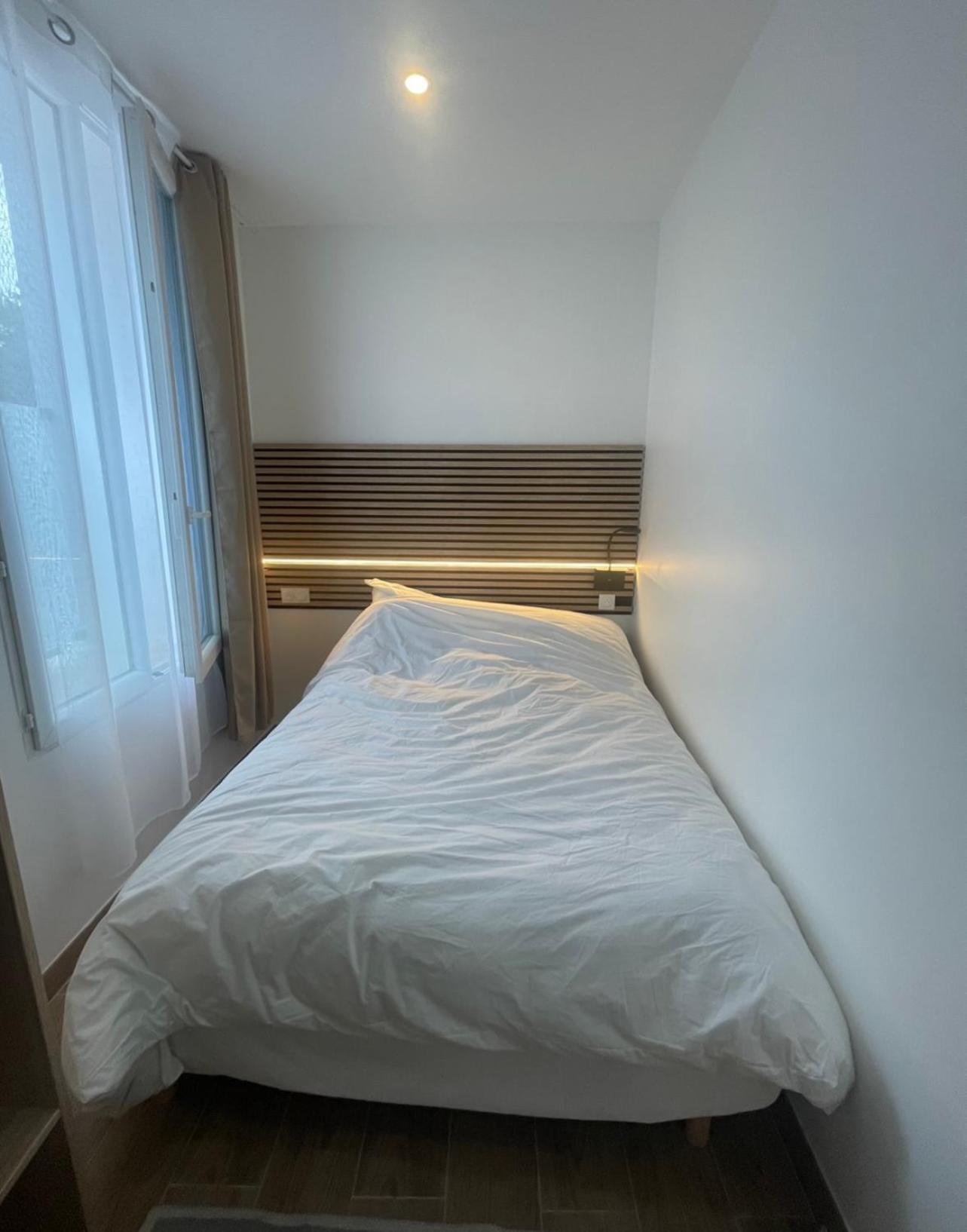 Hotel Du Parc Canal - Stade De France 圣但尼 外观 照片