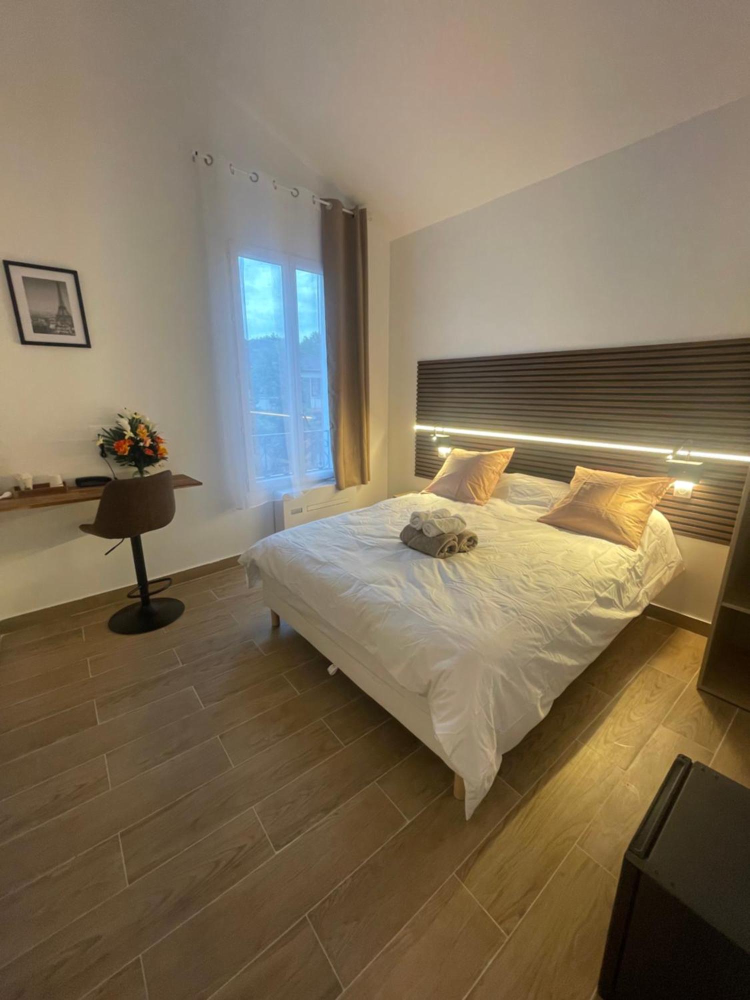 Hotel Du Parc Canal - Stade De France 圣但尼 外观 照片
