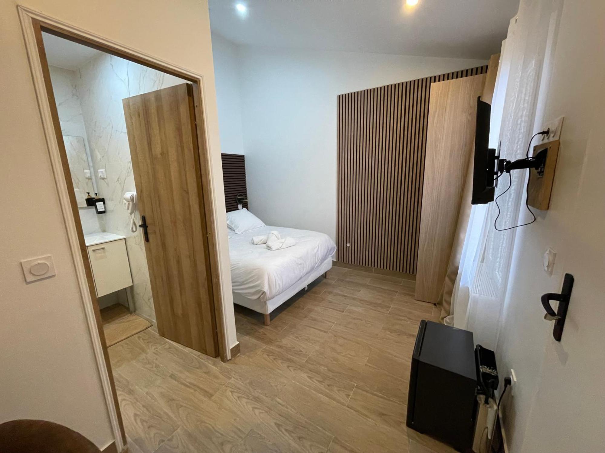 Hotel Du Parc Canal - Stade De France 圣但尼 外观 照片