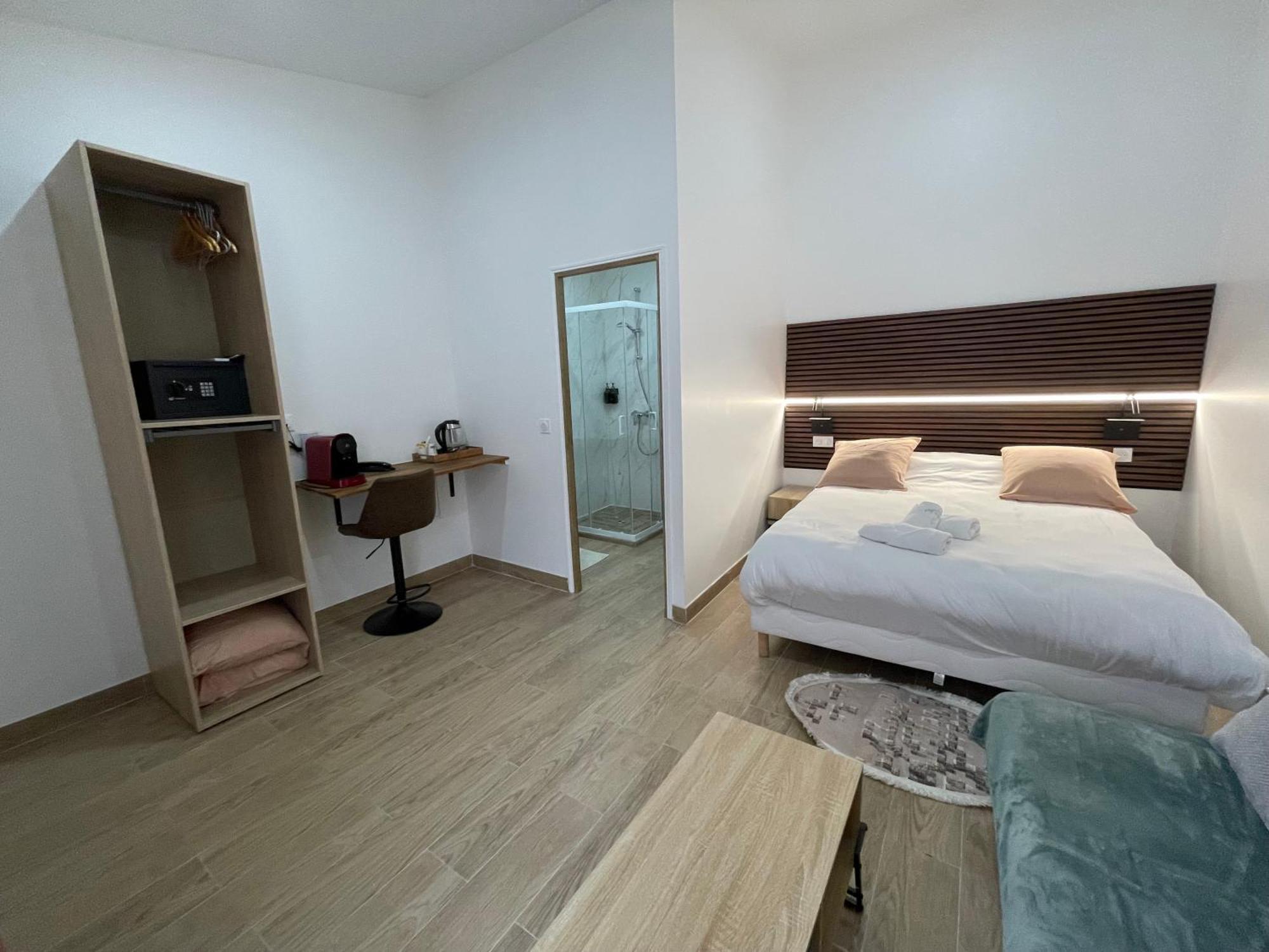 Hotel Du Parc Canal - Stade De France 圣但尼 外观 照片