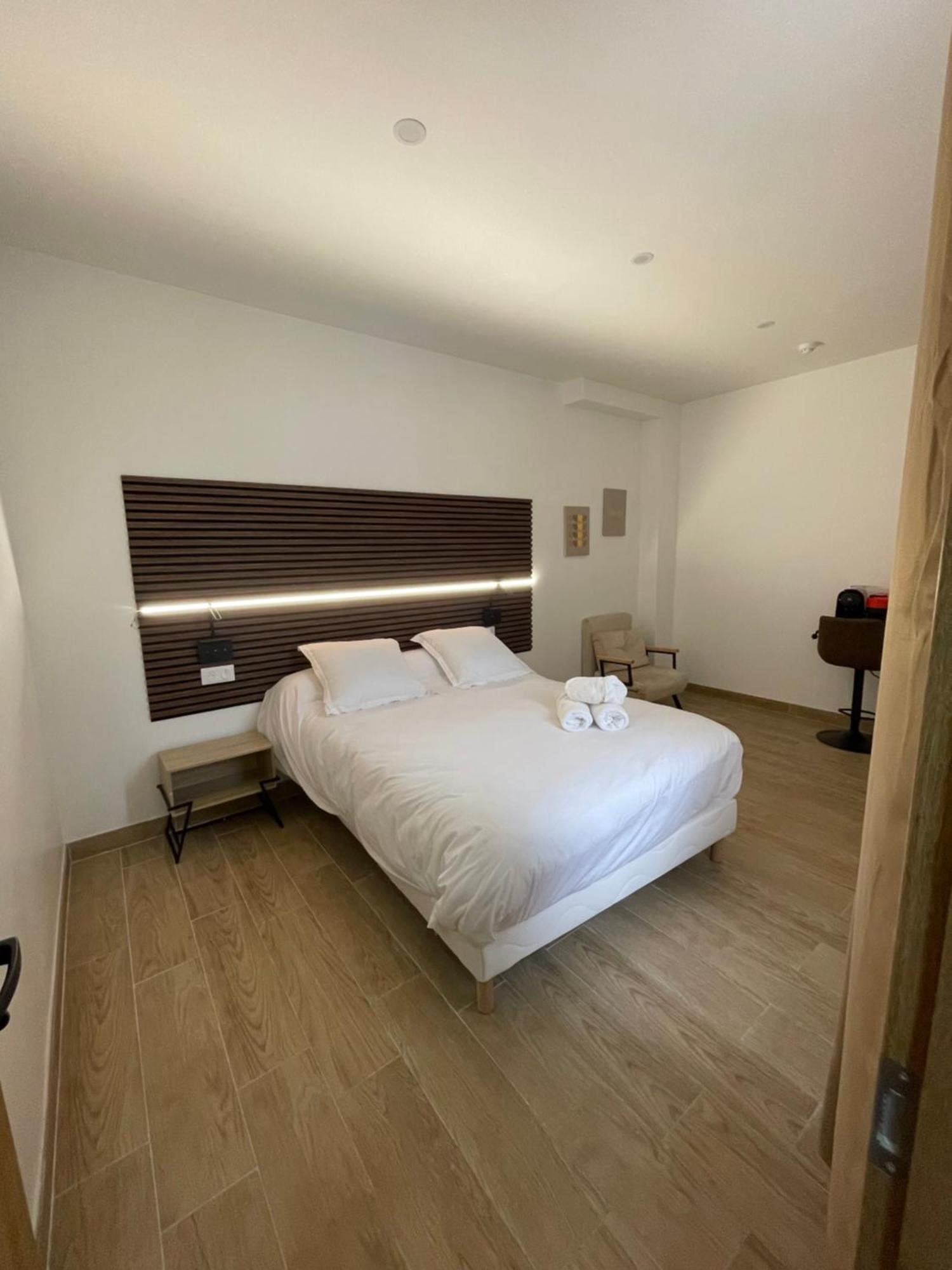 Hotel Du Parc Canal - Stade De France 圣但尼 外观 照片