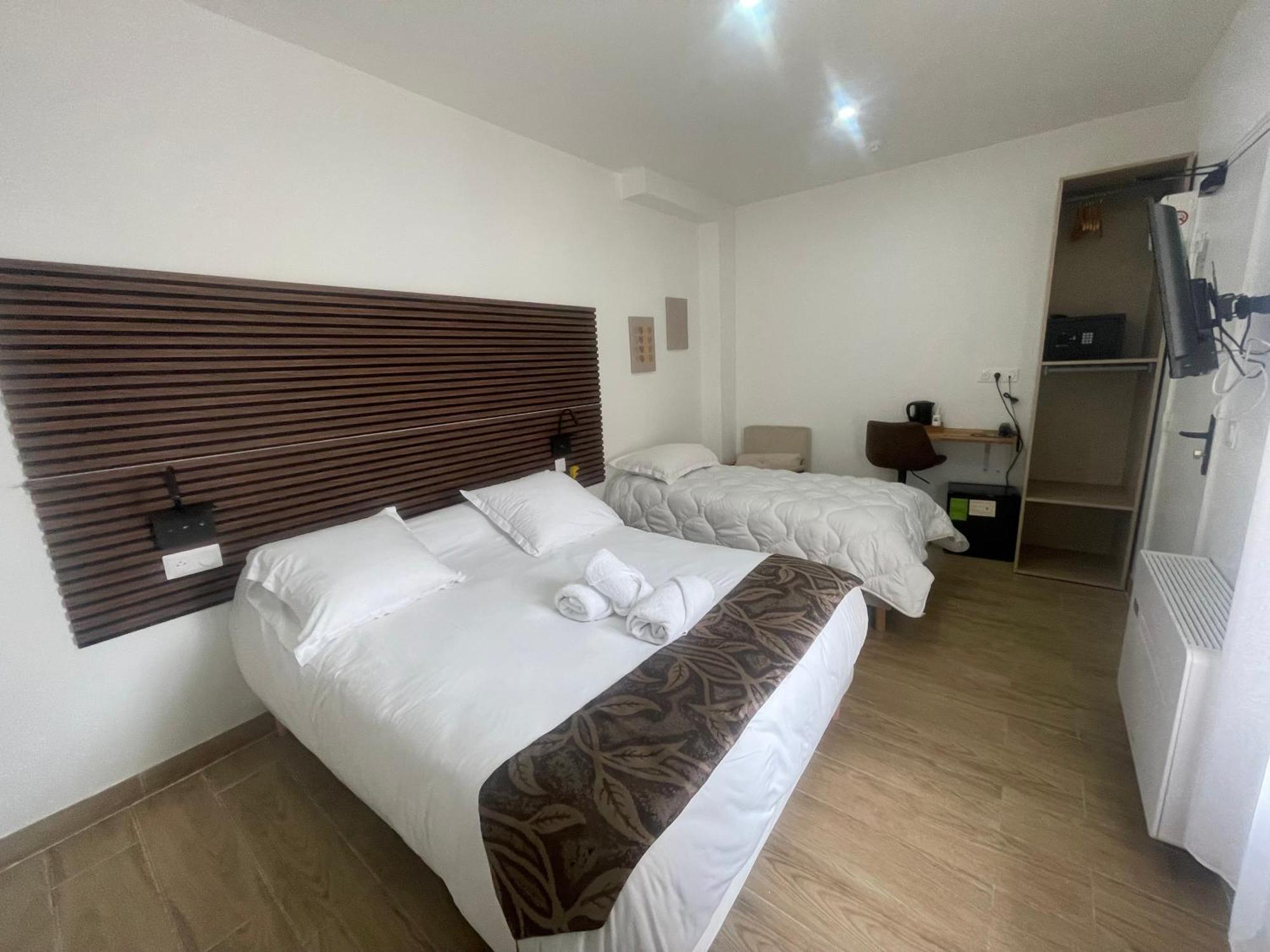 Hotel Du Parc Canal - Stade De France 圣但尼 外观 照片